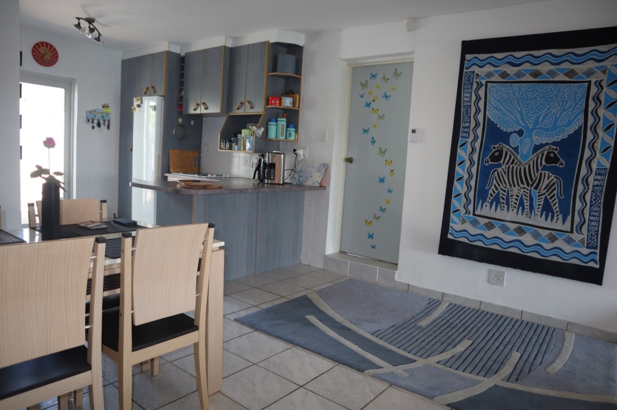 To Let 3 Bedroom Property for Rent in Wavecrest Eastern Cape